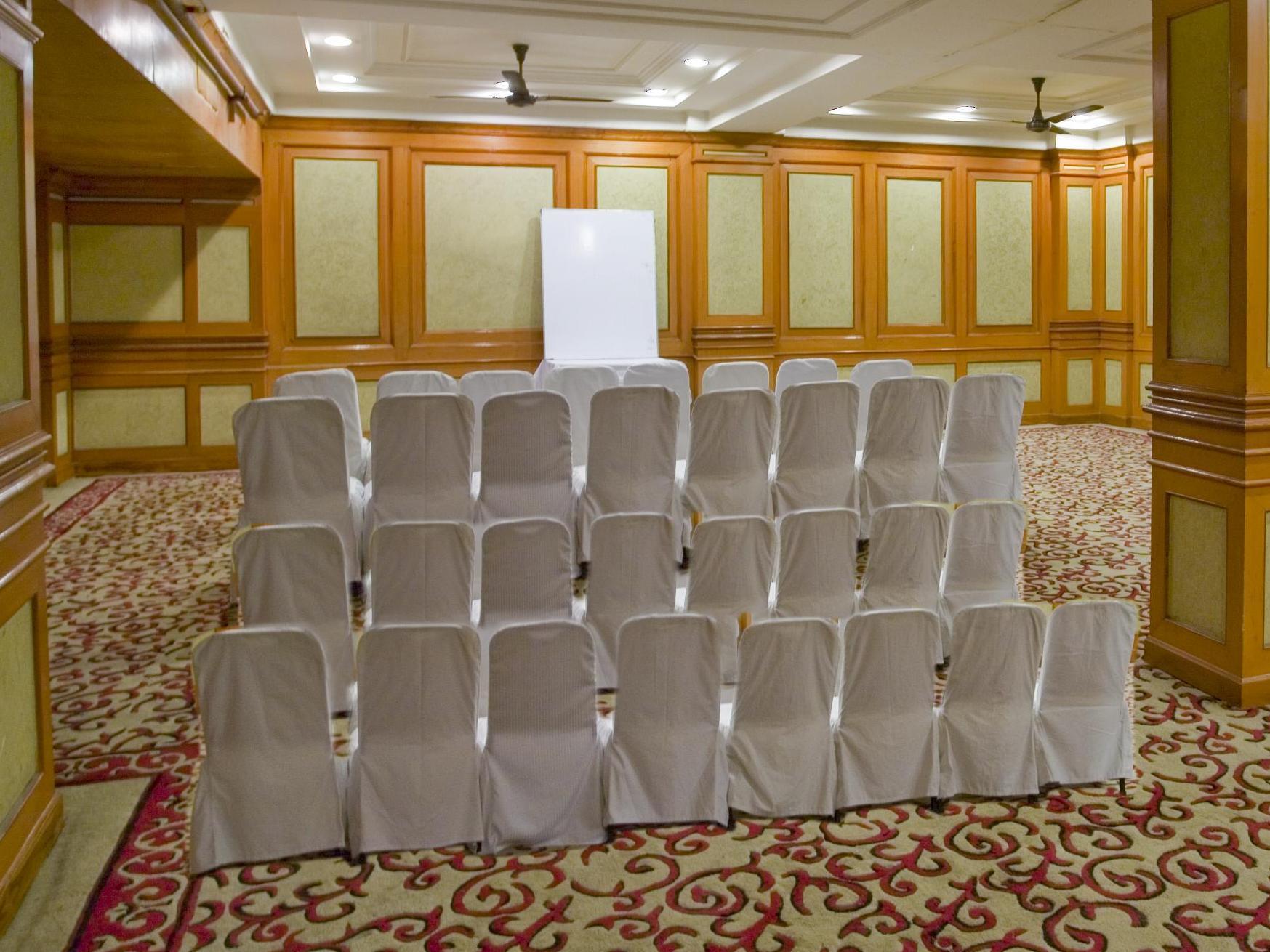 The Bmk Hotel Yeni Delhi Dış mekan fotoğraf