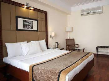 The Bmk Hotel Yeni Delhi Dış mekan fotoğraf